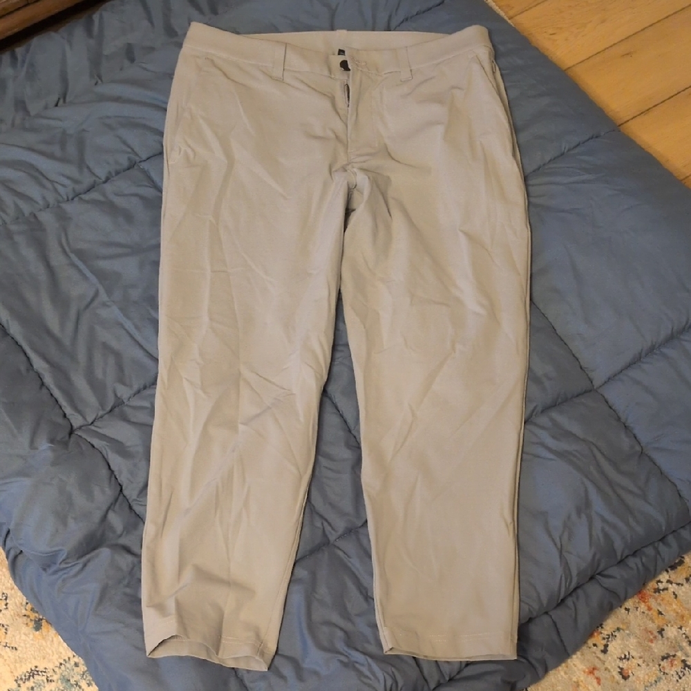 Lululemon Athletica Men's Light Gray Chinos